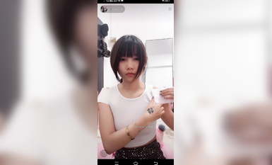 最新《瘋狂抖音》外篇之《抖音擦邊2》顏值主播各顯神通 閃現走光 刷邊尿尿熱舞 扣逼漏奶 (84)