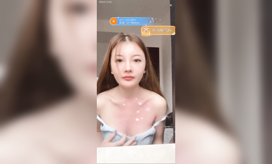 最新《瘋狂抖音》外篇之《抖音擦邊2》顏值主播各顯神通 閃現走光 刷邊尿尿熱舞 扣逼漏奶 (4)