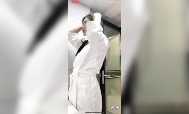 最新《瘋狂抖音》外篇之《抖音擦邊2》顏值主播各顯神通 閃現走光 刷邊尿尿熱舞 扣逼漏奶 (203)