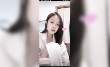 最新《瘋狂抖音》外篇之《抖音擦邊2》顏值主播各顯神通 閃現走光 刷邊尿尿熱舞 扣逼漏奶 (201)