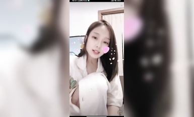 最新《瘋狂抖音》外篇之《抖音擦邊2》顏值主播各顯神通 閃現走光 刷邊尿尿熱舞 扣逼漏奶 (201)