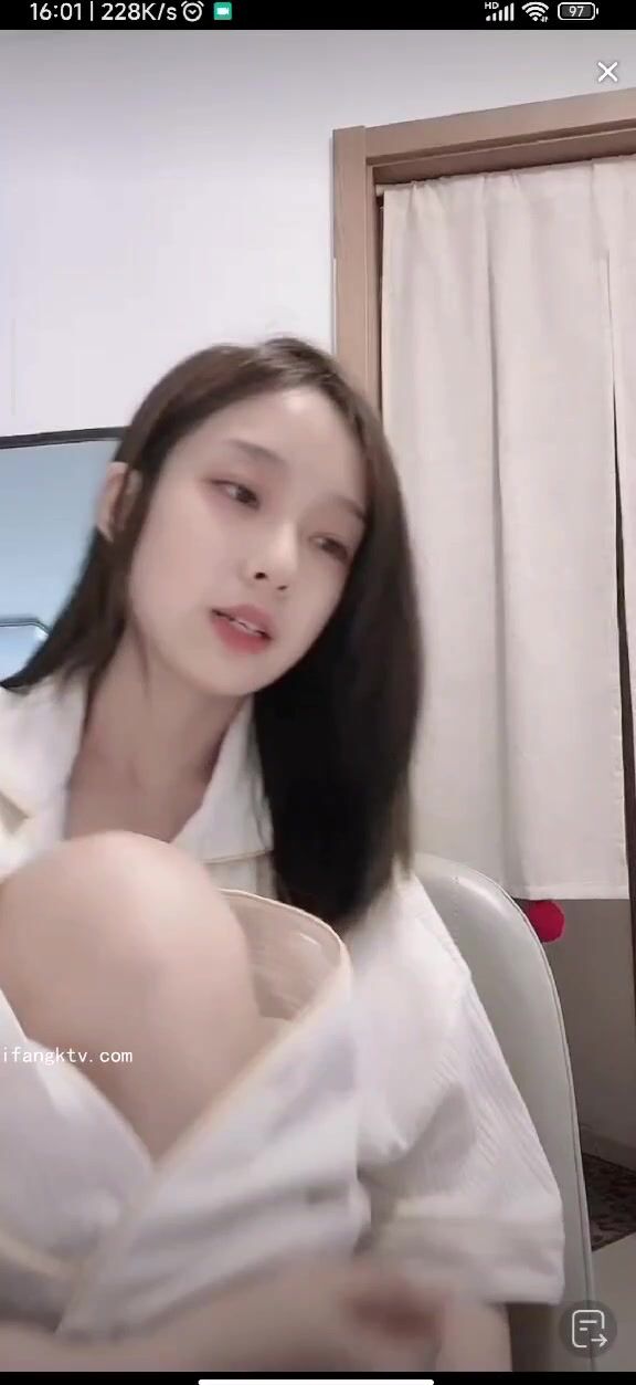 最新《瘋狂抖音》外篇之《抖音擦邊2》顏值主播各顯神通 閃現走光 刷邊尿尿熱舞 扣逼漏奶 (201)