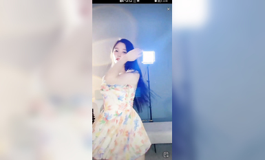 最新《瘋狂抖音》外篇之《抖音擦邊2》顏值主播各顯神通 閃現走光 刷邊尿尿熱舞 扣逼漏奶 (191)