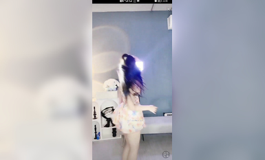 最新《瘋狂抖音》外篇之《抖音擦邊2》顏值主播各顯神通 閃現走光 刷邊尿尿熱舞 扣逼漏奶 (191)