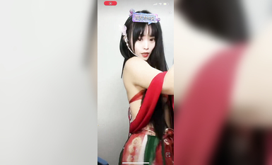 最新《瘋狂抖音》外篇之《抖音擦邊2》顏值主播各顯神通 閃現走光 刷邊尿尿熱舞 扣逼漏奶 (95)