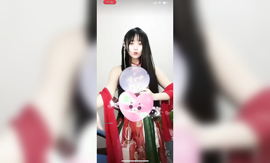 最新《瘋狂抖音》外篇之《抖音擦邊2》顏值主播各顯神通 閃現走光 刷邊尿尿熱舞 扣逼漏奶 (95)