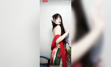 最新《瘋狂抖音》外篇之《抖音擦邊2》顏值主播各顯神通 閃現走光 刷邊尿尿熱舞 扣逼漏奶 (95)