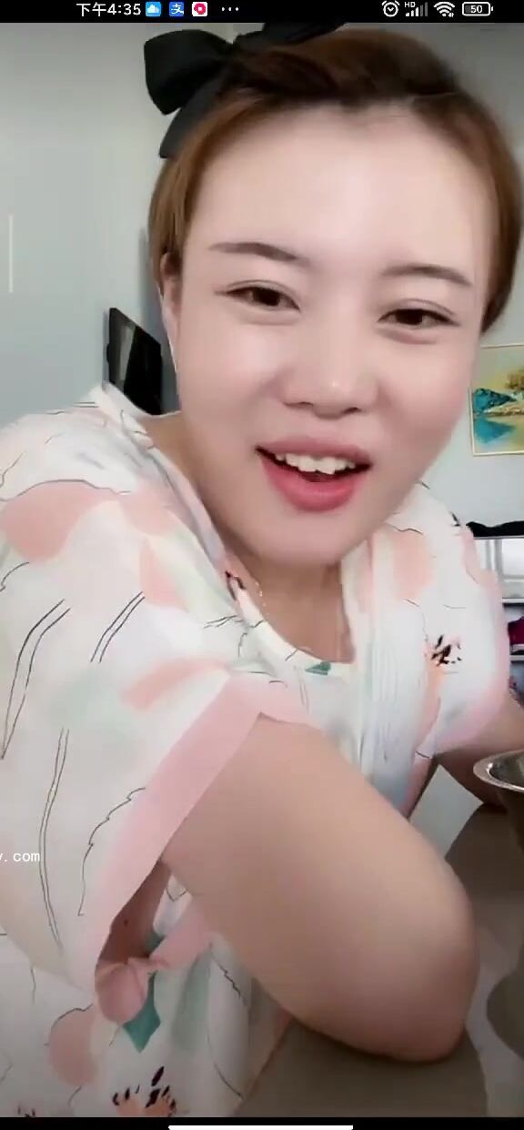 最新《瘋狂抖音》外篇之《抖音擦邊2》顏值主播各顯神通 閃現走光 刷邊尿尿熱舞 扣逼漏奶 (17)