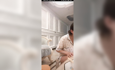 最新《瘋狂抖音》外篇之《抖音擦邊2》顏值主播各顯神通 閃現走光 刷邊尿尿熱舞 扣逼漏奶 (134)