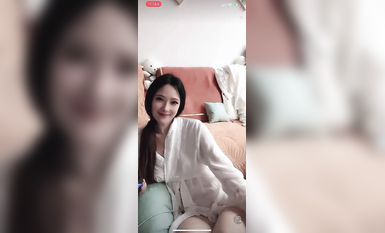 最新《瘋狂抖音》外篇之《抖音擦邊2》顏值主播各顯神通 閃現走光 刷邊尿尿熱舞 扣逼漏奶 (108)