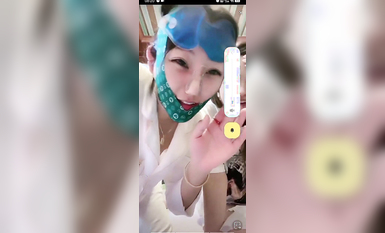 最新《瘋狂抖音》外篇之《抖音擦邊2》顏值主播各顯神通 閃現走光 刷邊尿尿熱舞 扣逼漏奶 (47)