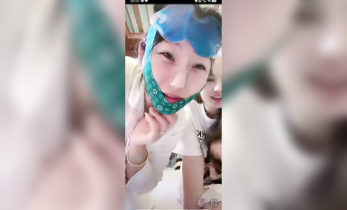 最新《瘋狂抖音》外篇之《抖音擦邊2》顏值主播各顯神通 閃現走光 刷邊尿尿熱舞 扣逼漏奶 (47)