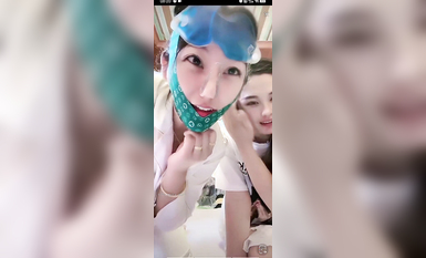 最新《瘋狂抖音》外篇之《抖音擦邊2》顏值主播各顯神通 閃現走光 刷邊尿尿熱舞 扣逼漏奶 (47)