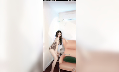 最新《瘋狂抖音》外篇之《抖音擦邊2》顏值主播各顯神通 閃現走光 刷邊尿尿熱舞 扣逼漏奶 (138)