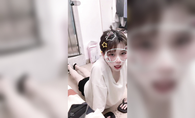 最新《瘋狂抖音》外篇之《抖音擦邊2》顏值主播各顯神通 閃現走光 刷邊尿尿熱舞 扣逼漏奶 (157)