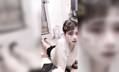 最新《瘋狂抖音》外篇之《抖音擦邊2》顏值主播各顯神通 閃現走光 刷邊尿尿熱舞 扣逼漏奶 (157)