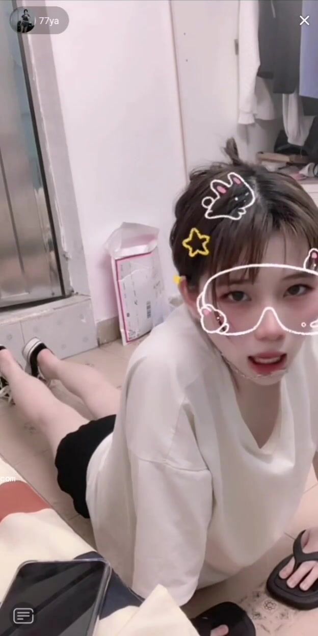 最新《瘋狂抖音》外篇之《抖音擦邊2》顏值主播各顯神通 閃現走光 刷邊尿尿熱舞 扣逼漏奶 (157)