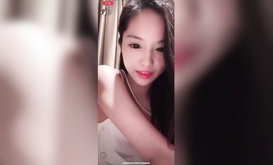 最新《瘋狂抖音》外篇之《抖音擦邊2》顏值主播各顯神通 閃現走光 刷邊尿尿熱舞 扣逼漏奶 (97)