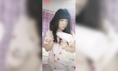 最新《瘋狂抖音》外篇之《抖音擦邊2》顏值主播各顯神通 閃現走光 刷邊尿尿熱舞 扣逼漏奶 (27)