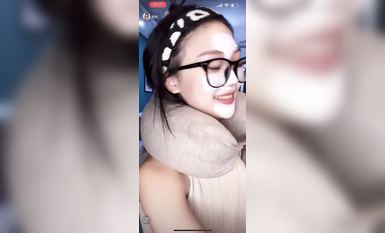 最新《瘋狂抖音》外篇之《抖音擦邊2》顏值主播各顯神通 閃現走光 刷邊尿尿熱舞 扣逼漏奶 (35)