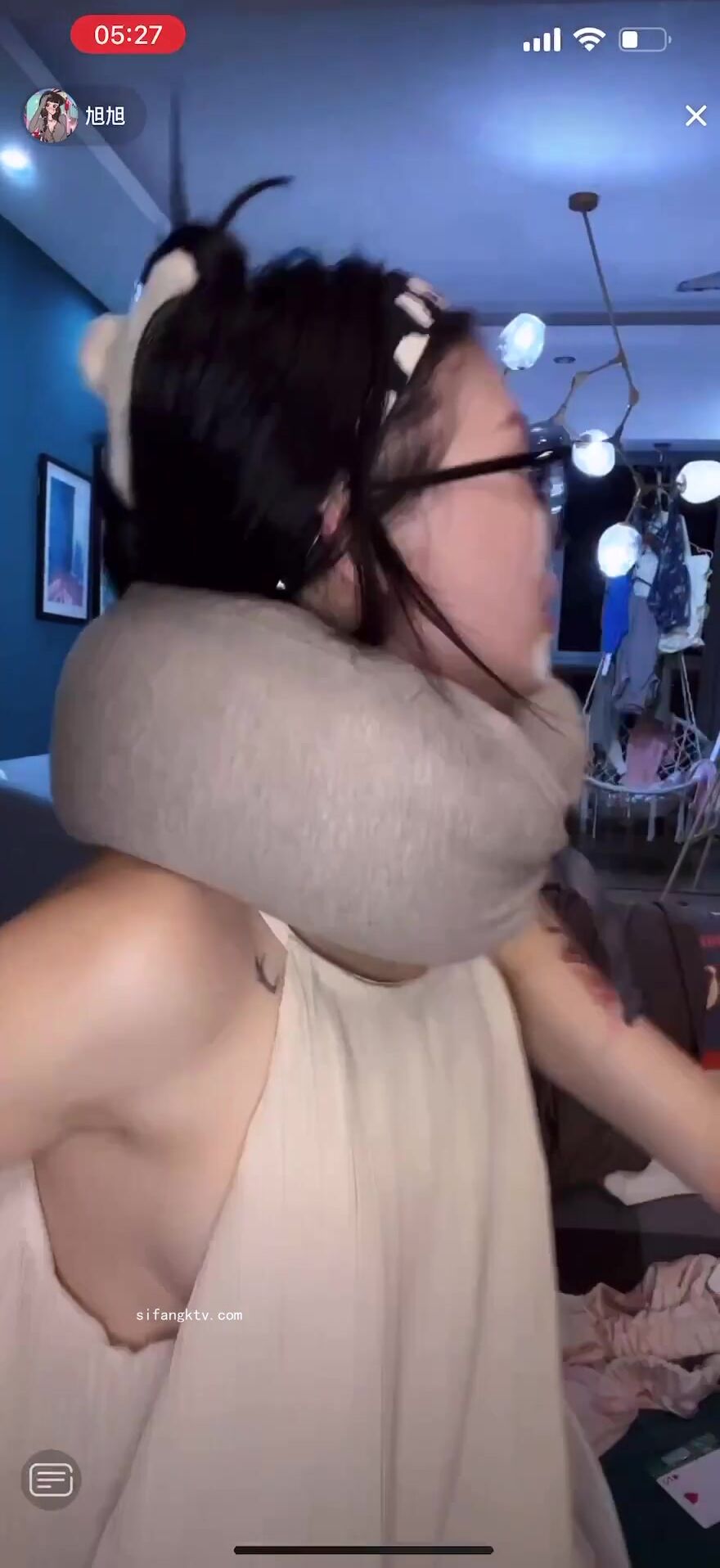 最新《瘋狂抖音》外篇之《抖音擦邊2》顏值主播各顯神通 閃現走光 刷邊尿尿熱舞 扣逼漏奶 (35)