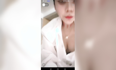 最新《瘋狂抖音》外篇之《抖音擦邊2》顏值主播各顯神通 閃現走光 刷邊尿尿熱舞 扣逼漏奶 (25)