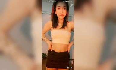 最新《瘋狂抖音》外篇之《抖音擦邊2》顏值主播各顯神通 閃現走光 刷邊尿尿熱舞 扣逼漏奶 (68)