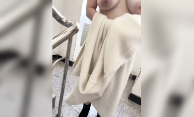 重磅推薦！淫盪肥臀人妻母狗【見過騷的 沒見過這么騷的】喜歡戶外露出，喜歡被很多男人操 (31)