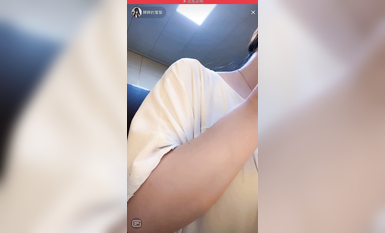 最新《瘋狂抖音》外篇之《抖音擦邊2》顏值主播各顯神通 閃現走光 刷邊尿尿熱舞 扣逼漏奶 (38)