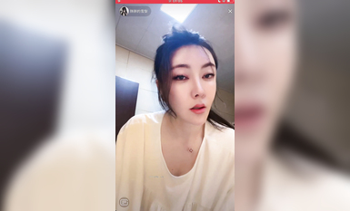 最新《瘋狂抖音》外篇之《抖音擦邊2》顏值主播各顯神通 閃現走光 刷邊尿尿熱舞 扣逼漏奶 (38)