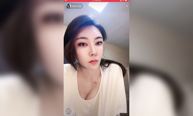 最新《瘋狂抖音》外篇之《抖音擦邊2》顏值主播各顯神通 閃現走光 刷邊尿尿熱舞 扣逼漏奶 (38)