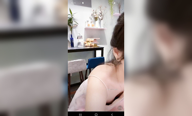 最新《瘋狂抖音》外篇之《抖音擦邊2》顏值主播各顯神通 閃現走光 刷邊尿尿熱舞 扣逼漏奶 (62)