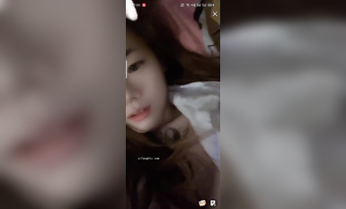 最新《瘋狂抖音》外篇之《抖音擦邊2》顏值主播各顯神通 閃現走光 刷邊尿尿熱舞 扣逼漏奶 (63)