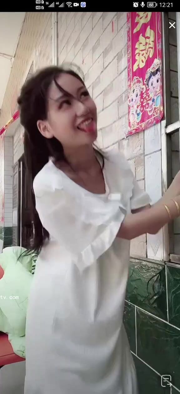 最新《瘋狂抖音》外篇之《抖音擦邊2》顏值主播各顯神通 閃現走光 刷邊尿尿熱舞 扣逼漏奶 (2)