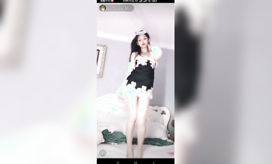 最新《瘋狂抖音》外篇之《抖音擦邊2》顏值主播各顯神通 閃現走光 刷邊尿尿熱舞 扣逼漏奶 (195)