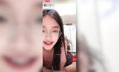 最新《瘋狂抖音》外篇之《抖音擦邊2》顏值主播各顯神通 閃現走光 刷邊尿尿熱舞 扣逼漏奶 (154)