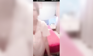 最新《瘋狂抖音》外篇之《抖音擦邊2》顏值主播各顯神通 閃現走光 刷邊尿尿熱舞 扣逼漏奶 (193)