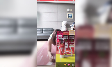 最新《瘋狂抖音》外篇之《抖音擦邊2》顏值主播各顯神通 閃現走光 刷邊尿尿熱舞 扣逼漏奶 (115)