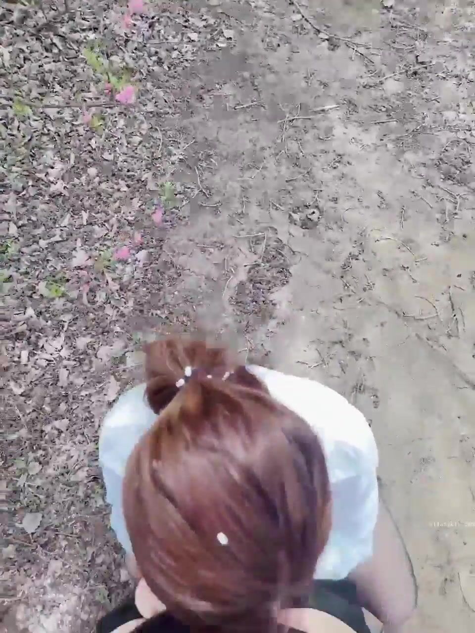 重磅推薦！淫盪肥臀人妻母狗【見過騷的 沒見過這么騷的】喜歡戶外露出，喜歡被很多男人操 (47)