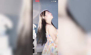 最新《瘋狂抖音》外篇之《抖音擦邊2》顏值主播各顯神通 閃現走光 刷邊尿尿熱舞 扣逼漏奶 (123)