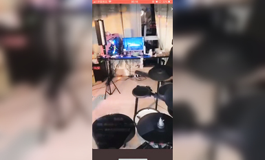 最新《瘋狂抖音》外篇之《抖音擦邊2》顏值主播各顯神通 閃現走光 刷邊尿尿熱舞 扣逼漏奶 (207)