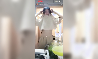 最新《瘋狂抖音》外篇之《抖音擦邊2》顏值主播各顯神通 閃現走光 刷邊尿尿熱舞 扣逼漏奶 (42)