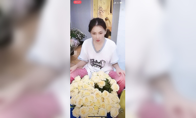 最新《瘋狂抖音》外篇之《抖音擦邊2》顏值主播各顯神通 閃現走光 刷邊尿尿熱舞 扣逼漏奶 (86)