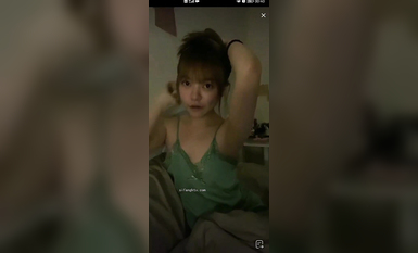 最新《瘋狂抖音》外篇之《抖音擦邊2》顏值主播各顯神通 閃現走光 刷邊尿尿熱舞 扣逼漏奶 (64)