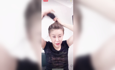 最新《瘋狂抖音》外篇之《抖音擦邊2》顏值主播各顯神通 閃現走光 刷邊尿尿熱舞 扣逼漏奶 (70)