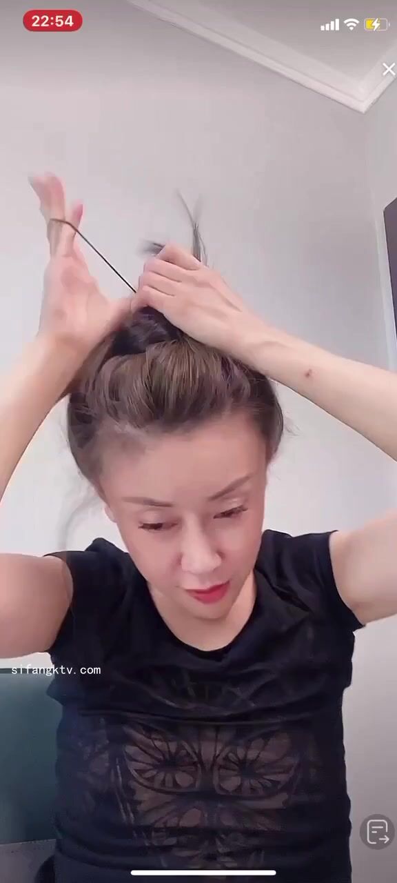 最新《瘋狂抖音》外篇之《抖音擦邊2》顏值主播各顯神通 閃現走光 刷邊尿尿熱舞 扣逼漏奶 (70)