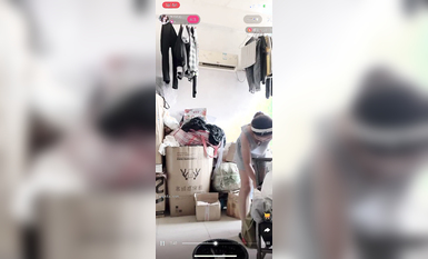 最新《瘋狂抖音》外篇之《抖音擦邊2》顏值主播各顯神通 閃現走光 刷邊尿尿熱舞 扣逼漏奶 (18)