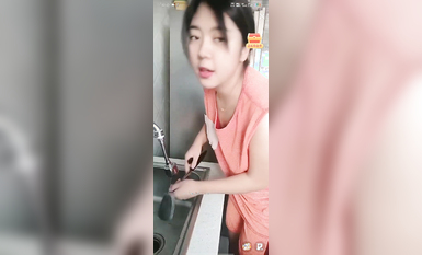 最新《瘋狂抖音》外篇之《抖音擦邊2》顏值主播各顯神通 閃現走光 刷邊尿尿熱舞 扣逼漏奶 (100)