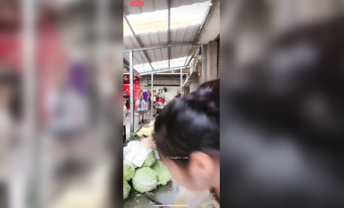 最新《瘋狂抖音》外篇之《抖音擦邊2》顏值主播各顯神通 閃現走光 刷邊尿尿熱舞 扣逼漏奶 (133)