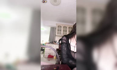 最新《瘋狂抖音》外篇之《抖音擦邊2》顏值主播各顯神通 閃現走光 刷邊尿尿熱舞 扣逼漏奶 (141)